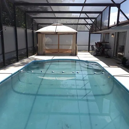 Renovated Pool Home With Game Room, Just 8 Miles To Disney And Universal!!!